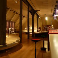 Ausstellung_sitzen_og(1)